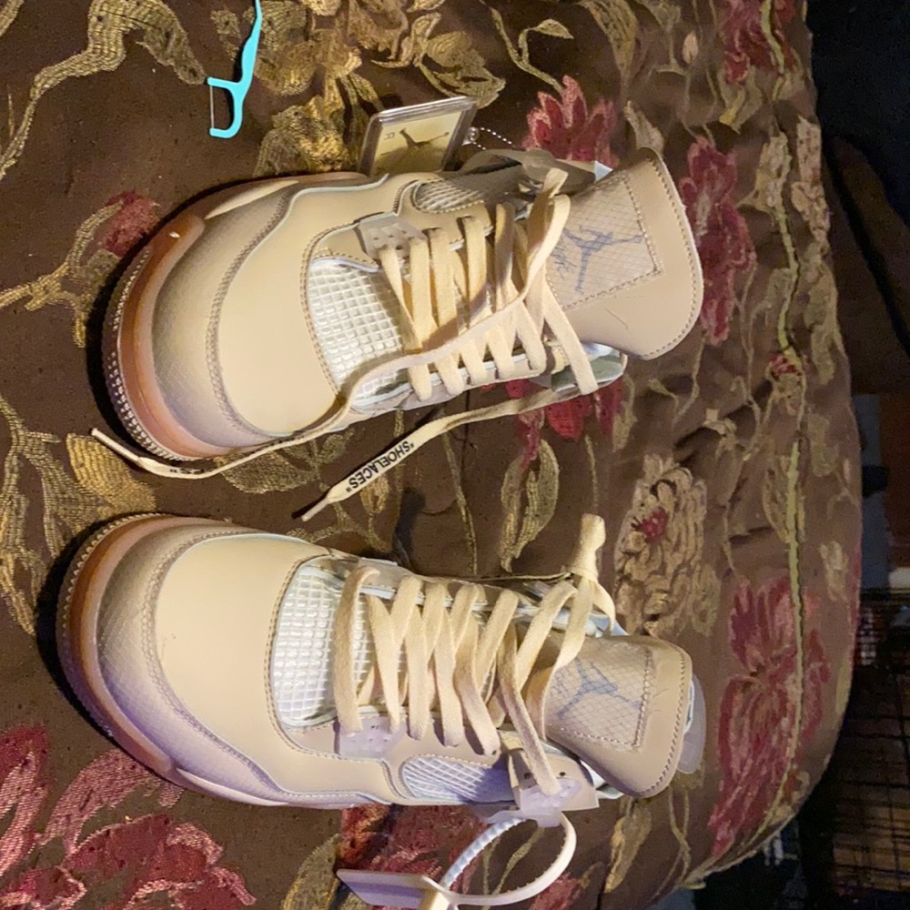 Off white retro 4’s